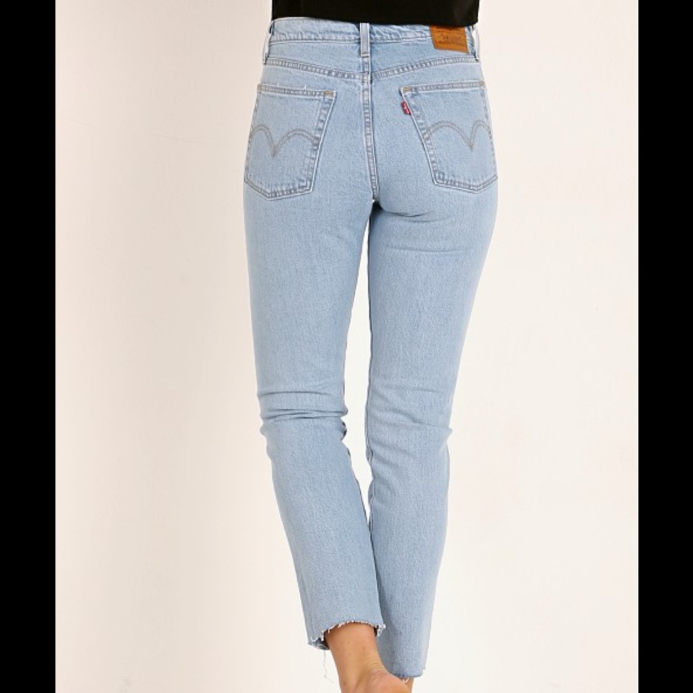⭐️ Levi’s Wedgie Icon jean in Tango Talks light wash